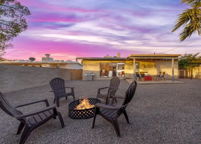 Mid-century, 3 Bedroom 2ba, Central, Long