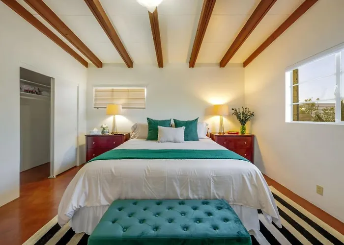 Mid-century, 3 Bedroom 2ba, Central, Long Сasa de vacaciones *